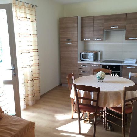 Apartment Biserka Barbat na Rabu Luaran gambar