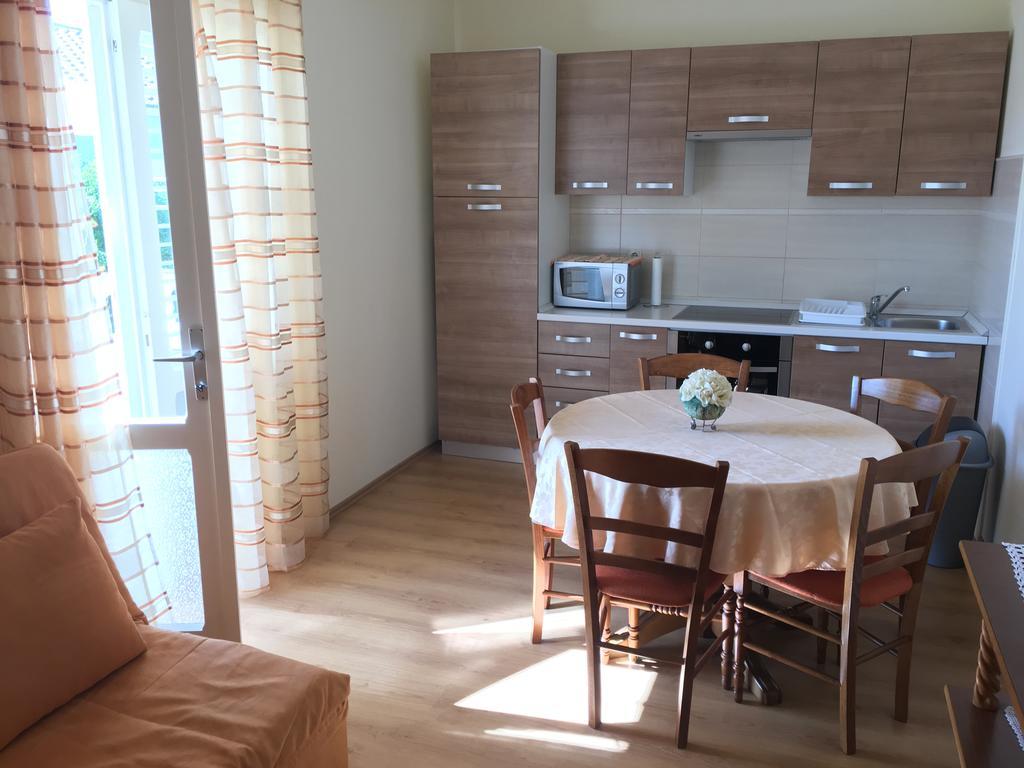 Apartment Biserka Barbat na Rabu Luaran gambar